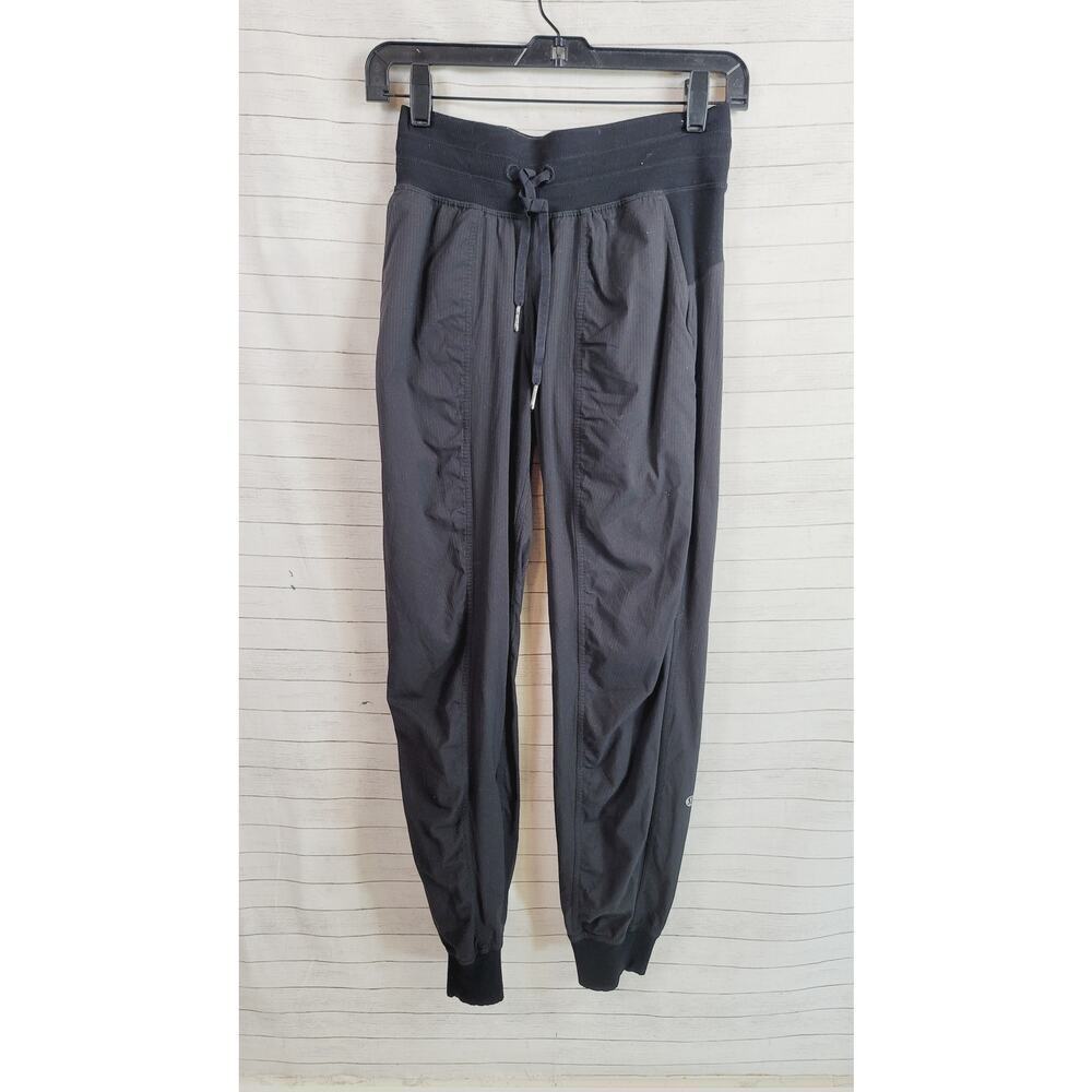 Lululemon Dance Studio MR Jogger Luxtreme Classic Fit in Black Stripe, sz 2